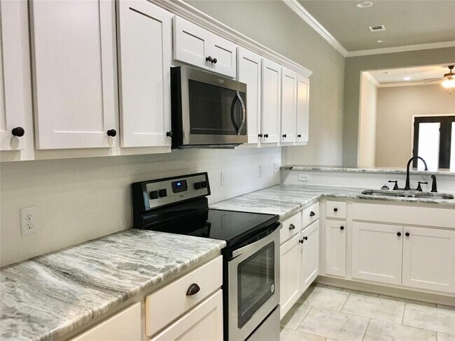 Foto del edificio - 1750 Heath Dr
