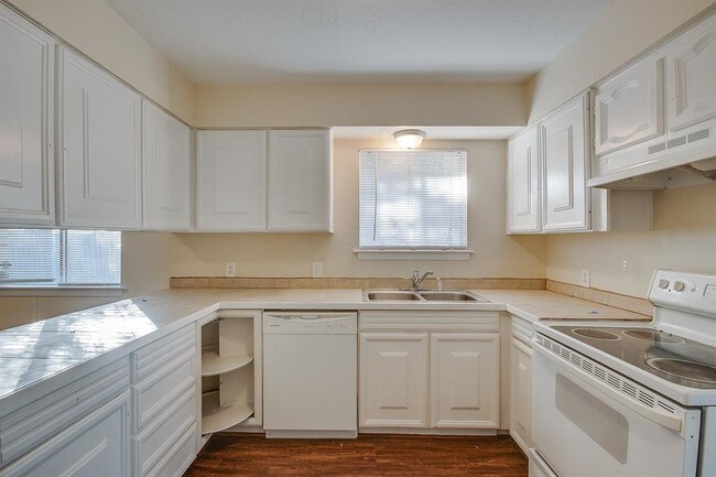 Foto del edificio - 2121 23rd St N