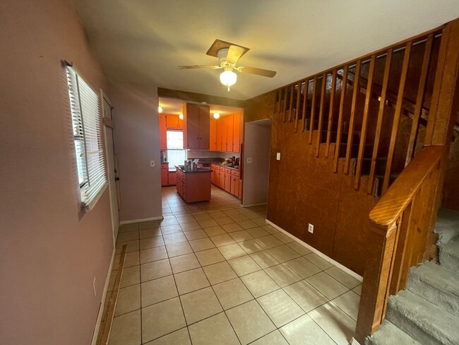 Building Photo - RENT-TO-OWN 3 Bedroom Home with Large Back...