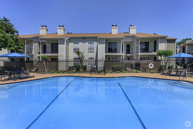 Pool - Waverly Apts