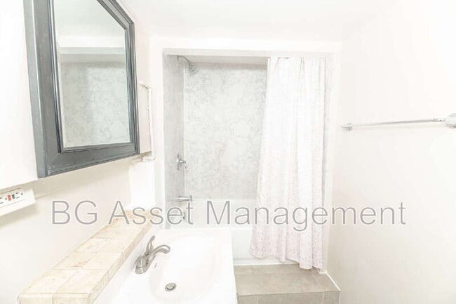 Foto del edificio - 1723 Bayo Vista Ave