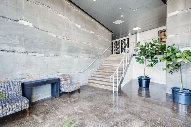 Foto del edificio - Top Floor Cortez Hill Studio with Western ...