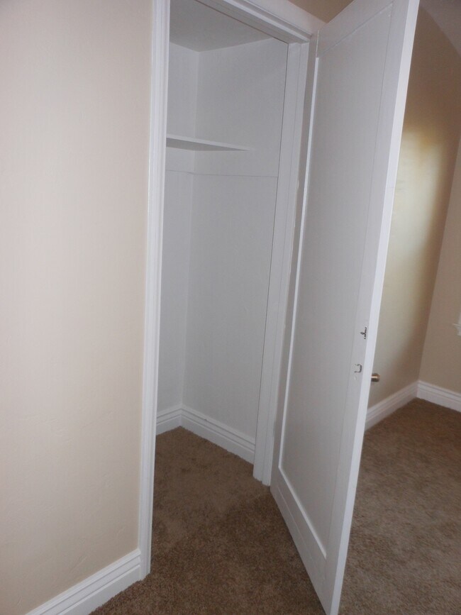 closet - 4908 Gastman Way