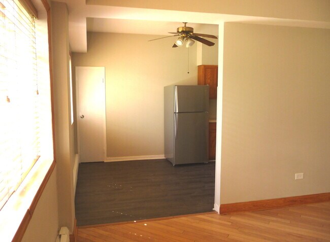 Foto del edificio - 2710 W Summerdale Ave