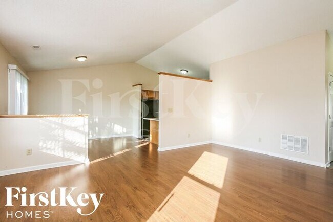Foto del edificio - 1821 Windy Hl Ln