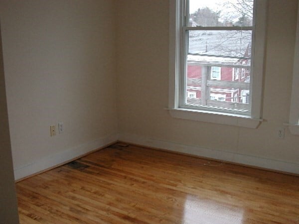 Building Photo - 933 Worcester Rd