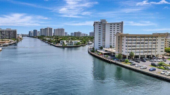 Foto del edificio - 111 Golden Isles Dr