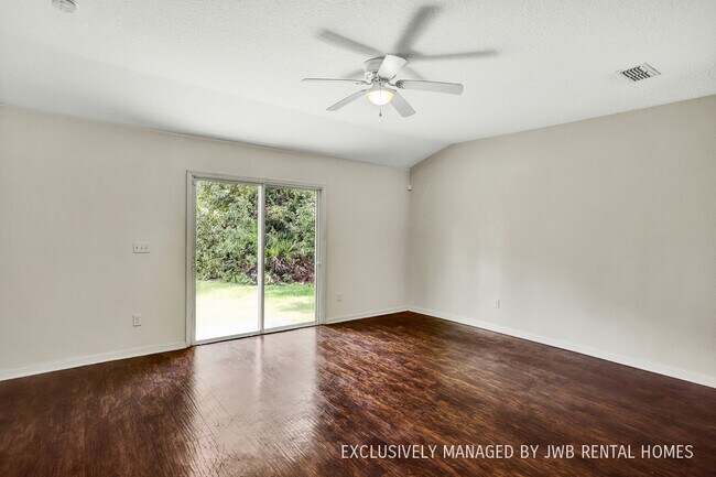 Foto del edificio - 12263 Harts Rd