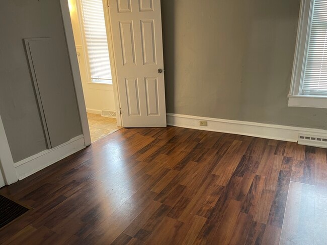 Second bedroom - 804 Johnson St