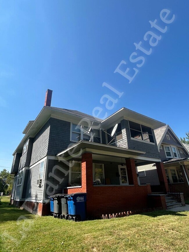 Foto del edificio - 3137 Kimball Ave