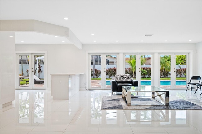 Foto del edificio - 21100 Highland Lakes Blvd