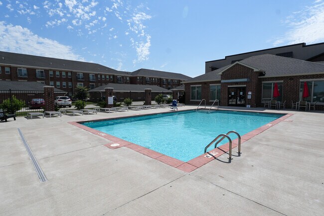 Piscina - Brick Towne at Signature Village