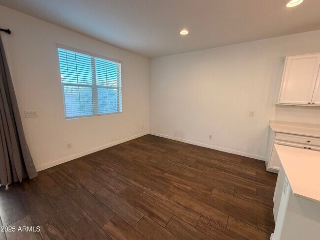 Foto del edificio - 9912 E Tahoe Ave