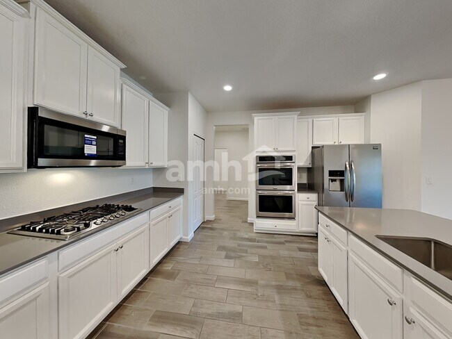 Building Photo - 144 Athens Dr