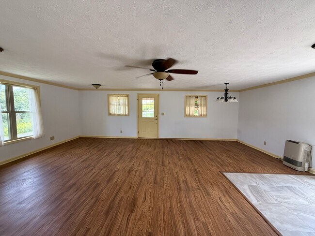 Foto del edificio - 130 Cornerstone Ln