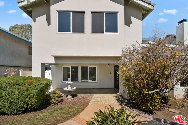 Building Photo - 1411 Avenida de Cortez