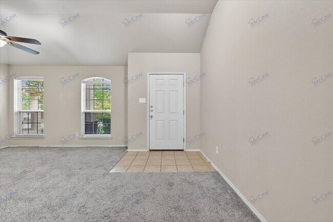 Foto del edificio - 9032 Heartwood Dr