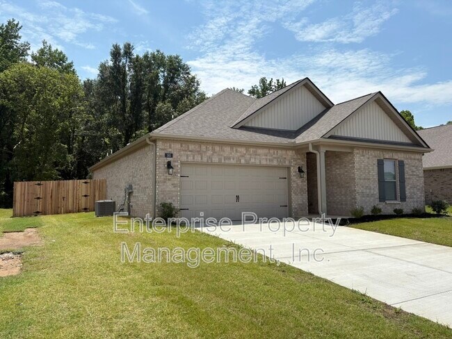 Building Photo - 385 Windemere Lp