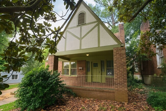 Foto del edificio - Charming 3BR House in Up and Coming South ...