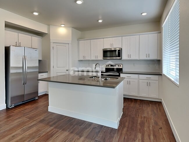 Building Photo - 7668 Mardale Ln