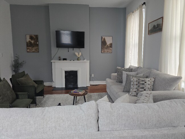 Building Photo - 311 Hinton St