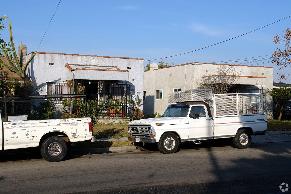 Foto del edificio - 941-947 S Grevillea Ave
