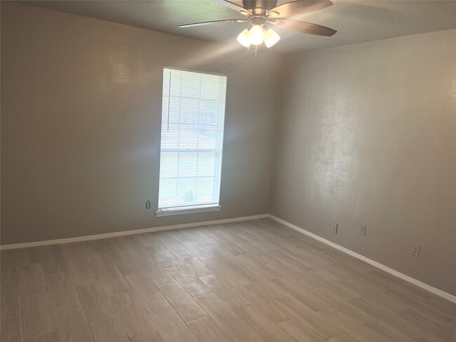 Foto del edificio - 1815 Westwood Dr