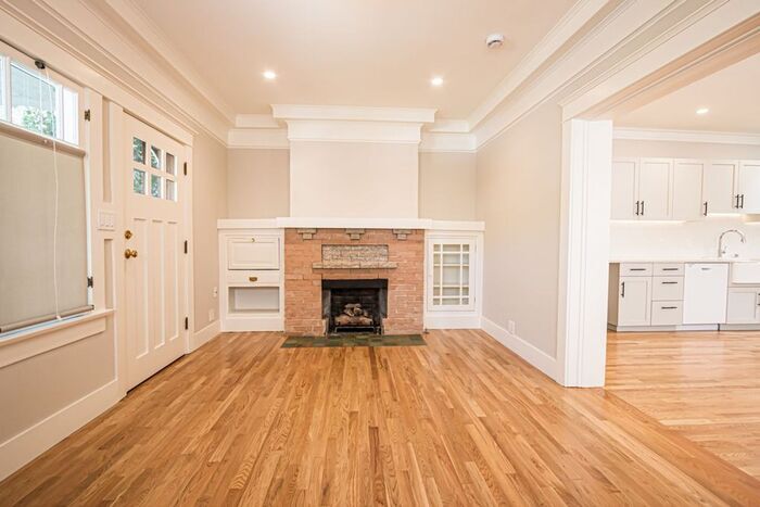 Foto principal - Recenty Updated 1916 California Bungalow f...