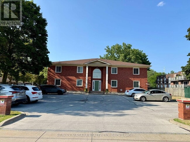 Building Photo - 6381-6381 Dunn St