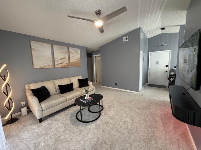 Foto del edificio - 6540 Chasewood Dr