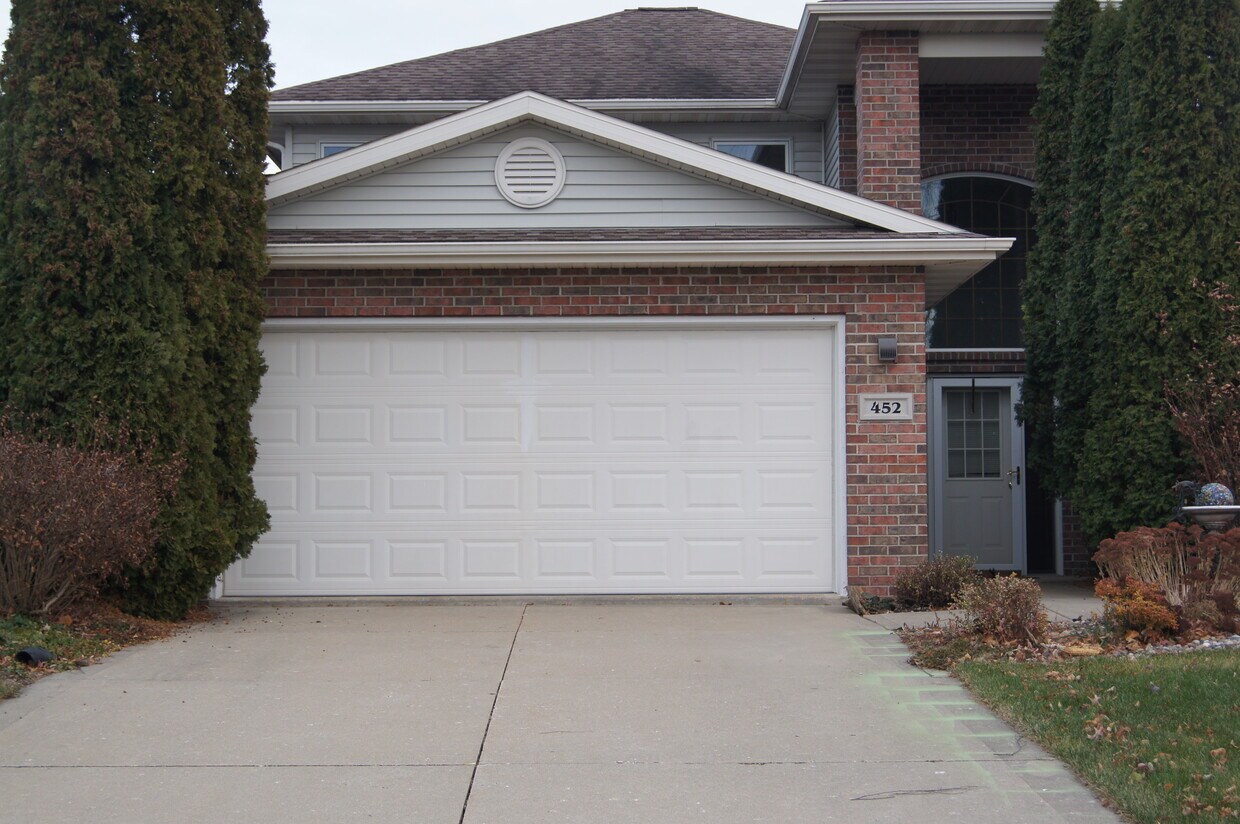 452 Concord Dr Unit 452, Oregon, WI 53575 Condo for Rent in Oregon, WI