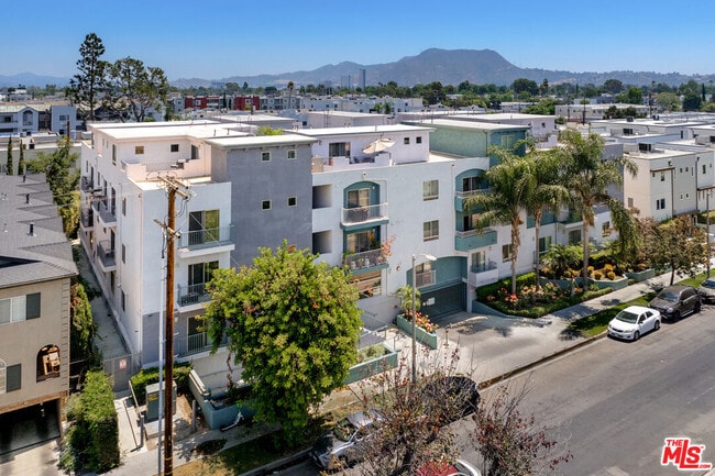 Foto del edificio - 5232 Satsuma Ave