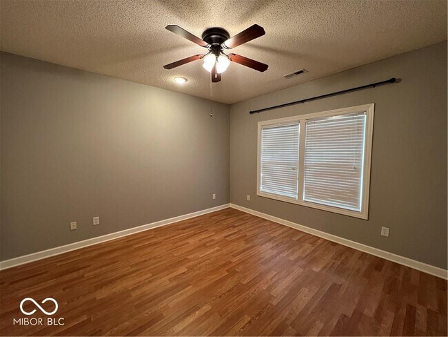Foto del edificio - 11044 Schoolhouse Rd