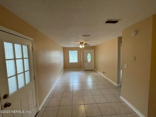 Foto del edificio - 521 Talbot Ave