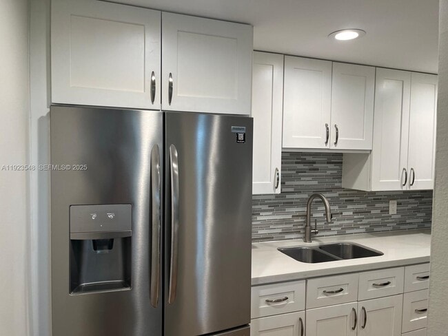 Foto del edificio - 9421 Evergreen Pl