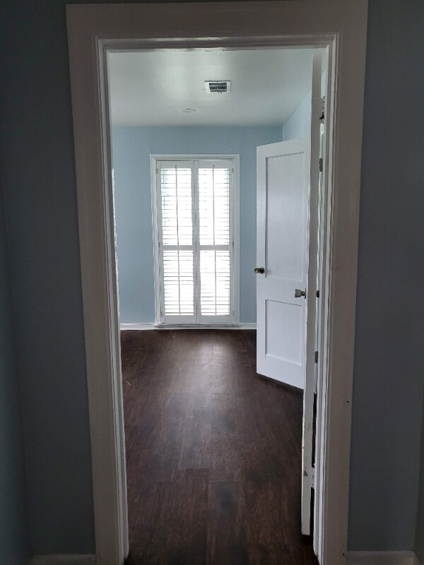 Foto del edificio - 3325 Tampa St