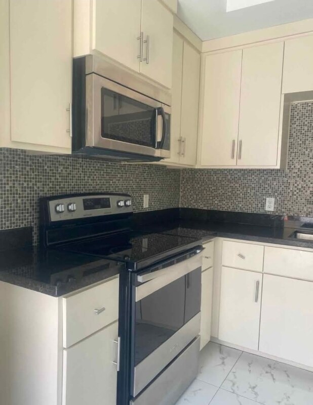 Foto del edificio - 2702 Larkspur Ave