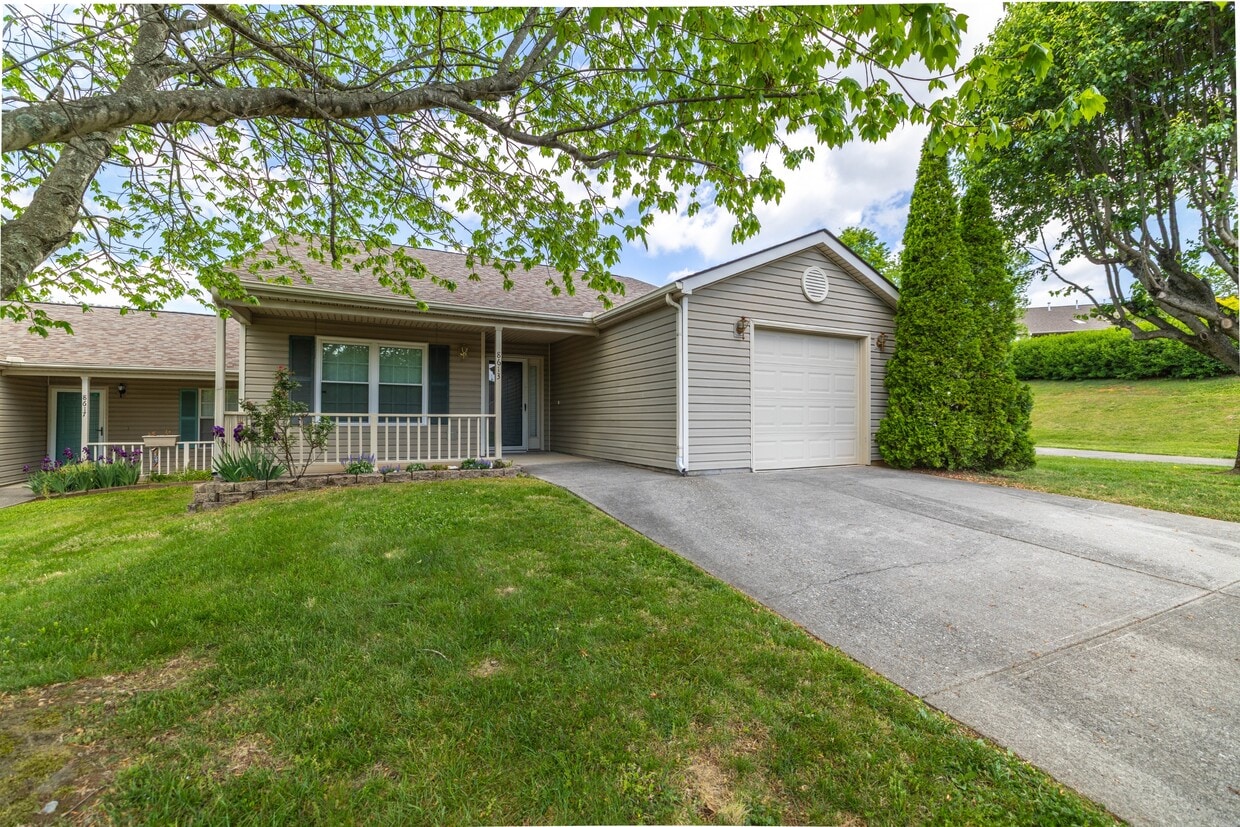 Photo - 8613 Little Field Way (Knoxville, TN)