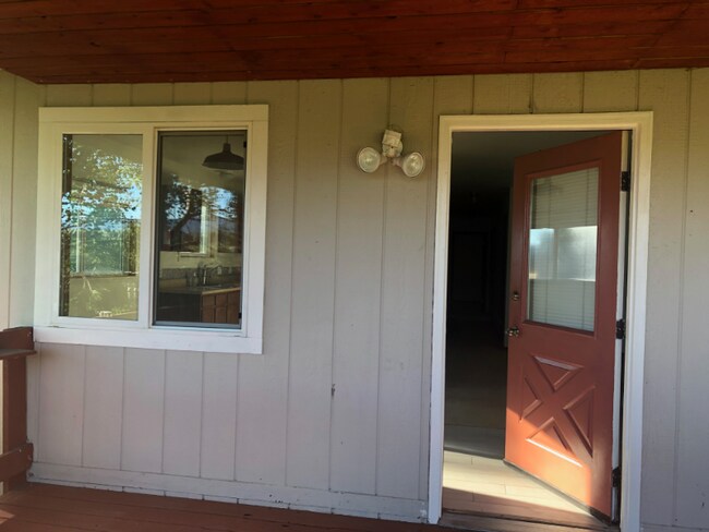 Building Photo - 1335 Mountain Splendor Dr