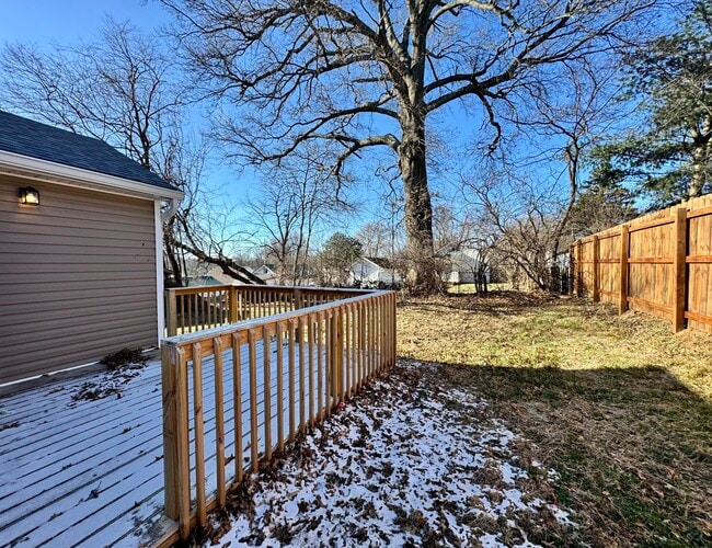 Building Photo - 353 Sherman Ave