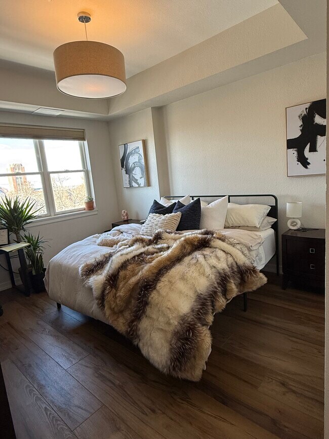 Foto del edificio - 2200 S University Blvd