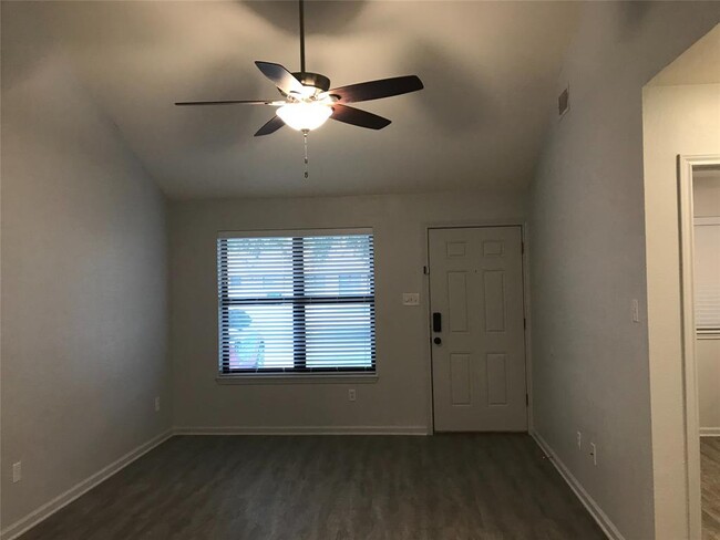 Building Photo - 50 Teakwood Ln