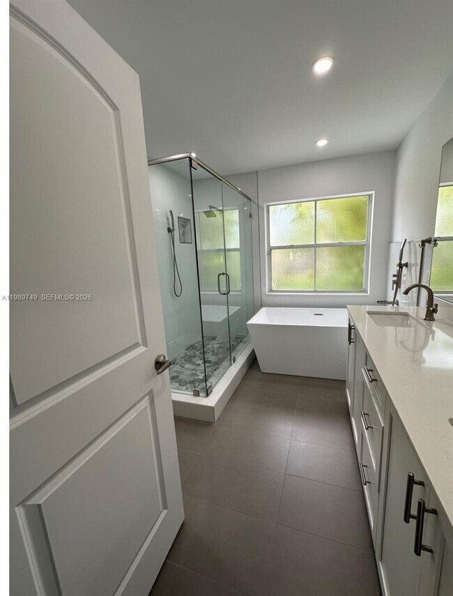 Foto del edificio - 4021 SW 153rd Ave