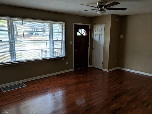 Foto del edificio - 4 br, 2 bath House - 4607 SW 6th St -2 BAT...