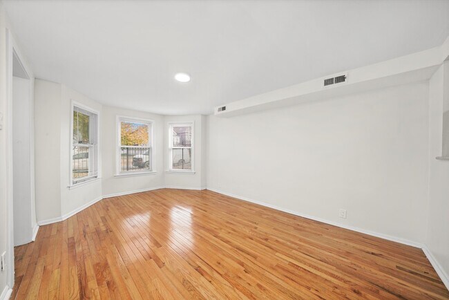 Foto del edificio - 8026 S Coles Ave