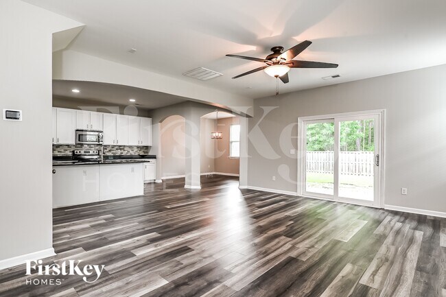 Building Photo - 372 Sanctuary Park Dr