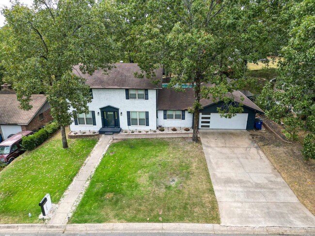 Building Photo - 7109 Sequoyah Ln