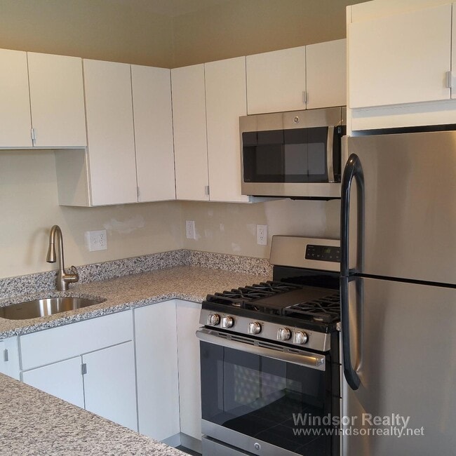 Building Photo - 102 Morrison Ave