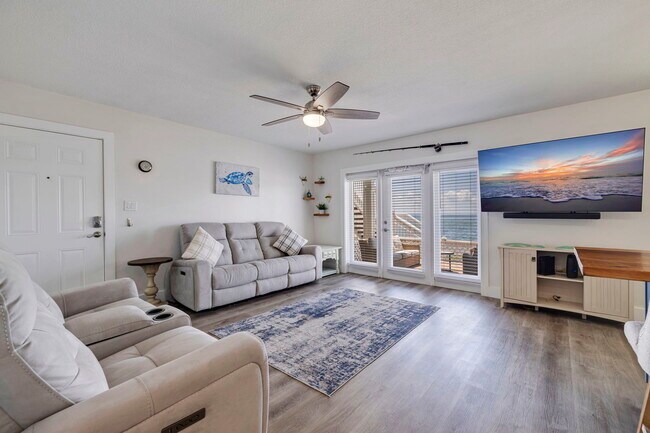 Building Photo - 5266 Beach Dr SE