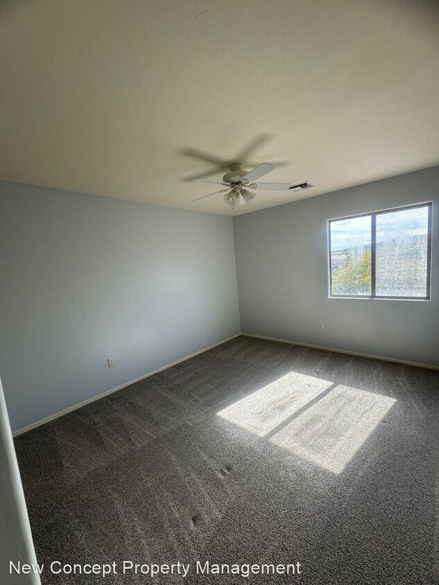 Foto principal - 5 br, 3 bath House - 7995 W. Sunfire Dr